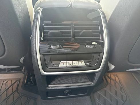 Used 2023 BMW X5 xDrive40i w/ Premium Package AWD/4WD image 14