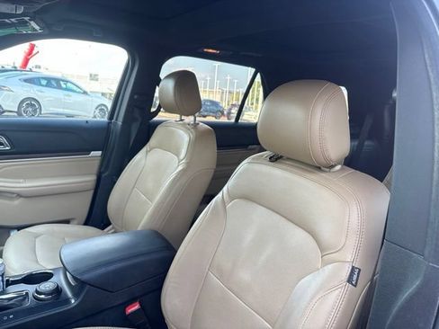 Used 2017 Ford Explorer Limited w/ Equipment Group 301A AWD/4WD image 1
