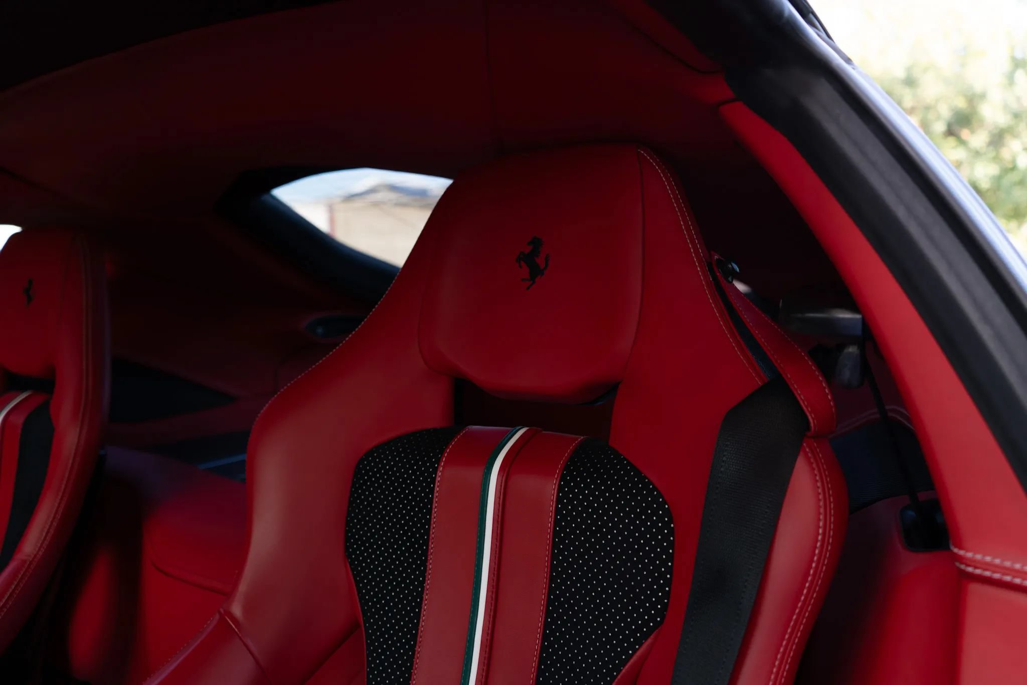 Used 2020 Ferrari 812 Superfast RWD image 15