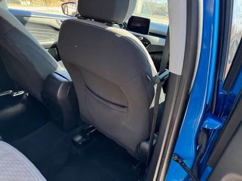Used 2021 Ford Escape SE image 18