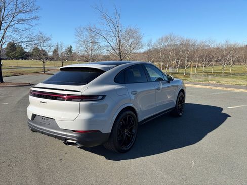 Certified 2025 Porsche Cayenne Coupe image 7