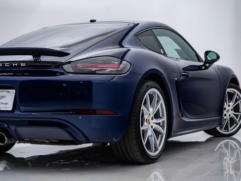 Used 2024 Porsche 718 Cayman RWD image 10