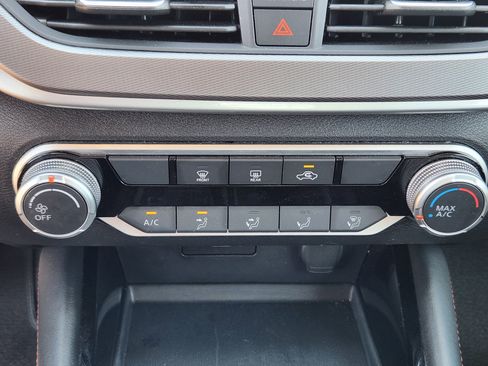 Used 2025 Nissan Altima 2.5 SR FWD image 13