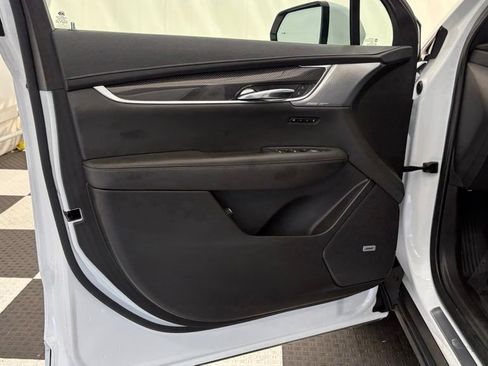Used 2024 Cadillac XT6 Sport w/ Technology Package AWD/4WD image 17