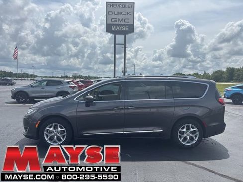 Used 2017 Chrysler Pacifica Touring-L Plus w/ Tire & Wheel Group FWD image 1