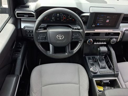 Used 2025 Toyota Tacoma SR5 AWD/4WD image 11