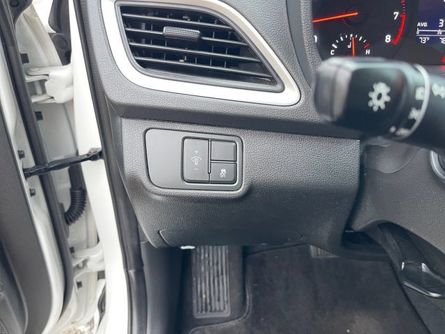 Used 2020 Hyundai Accent SE FWD image 28