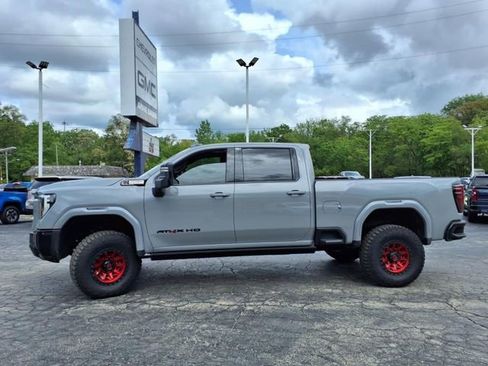 Used 2024 GMC Sierra 2500 AT4X image 12