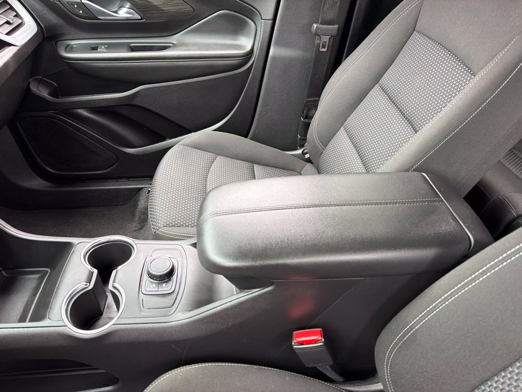 Used 2024 GMC Terrain SLE AWD/4WD image 13