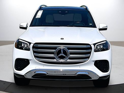 Used 2025 Mercedes-Benz GLS 450 4MATIC image 3