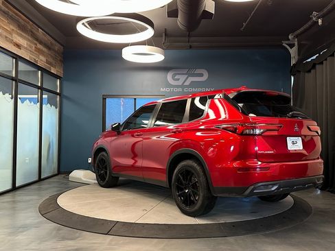 Used 2022 Mitsubishi Outlander ES image 5