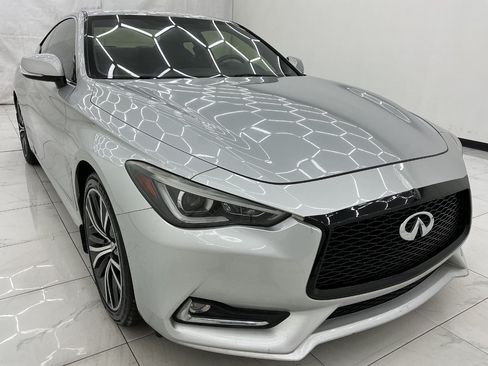 Used 2017 INFINITI Q60 3.0t w/ Premium Plus Package 3.0T AWD/4WD image 3