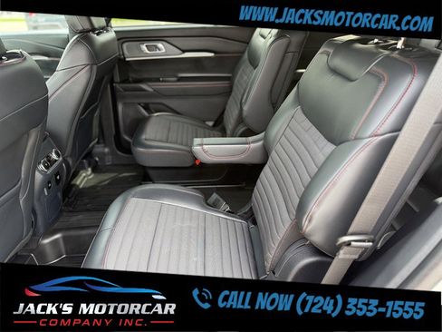 Used 2025 Ford Explorer ST-Line w/ ST-Line Street Pack AWD/4WD image 22