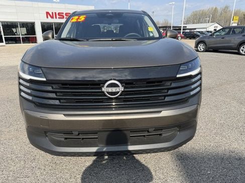 Used 2025 Nissan Kicks SV image 2