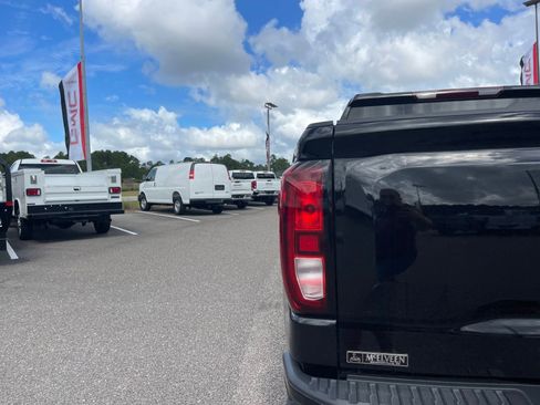 Used 2024 GMC Sierra 1500 Elevation image 9