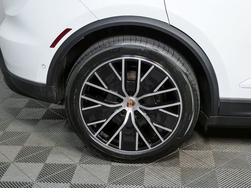 New 2026 Porsche Macan Electric image 38