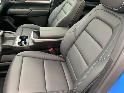 Used 2025 GMC Terrain Elevation w/ Elevation Premium Package AWD/4WD image 17
