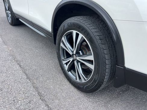 Used 2019 Nissan Rogue SV w/ Premium Package AWD/4WD image 32