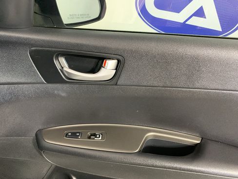 Used 2019 Kia Optima S image 36