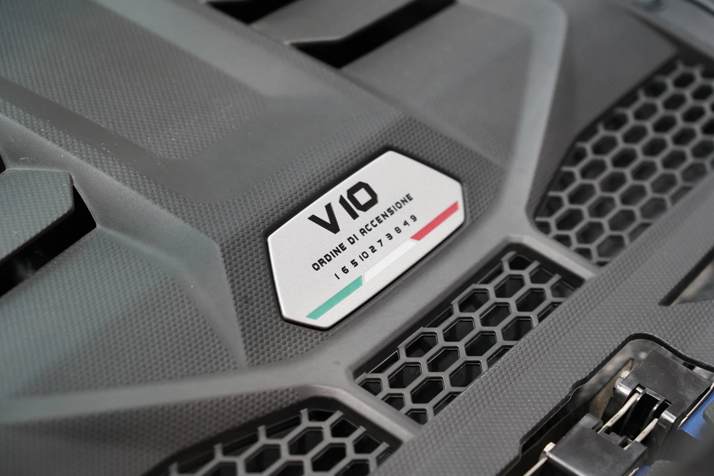 Used 2020 Lamborghini Huracan EVO RWD image 39