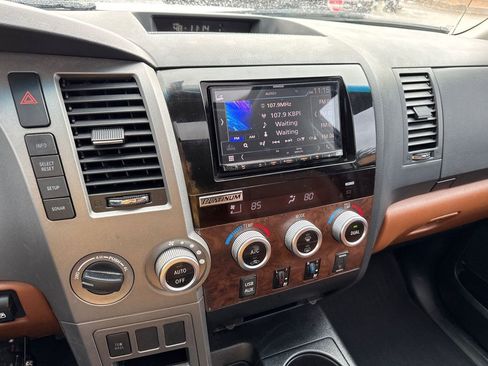 Used 2012 Toyota Tundra Limited image 30