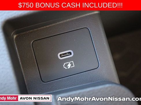 New 2025 Nissan Versa SR w/ Trunk Package image 29