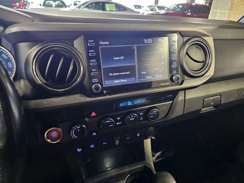 Used 2022 Toyota Tacoma TRD Sport w/ Technology Package image 14