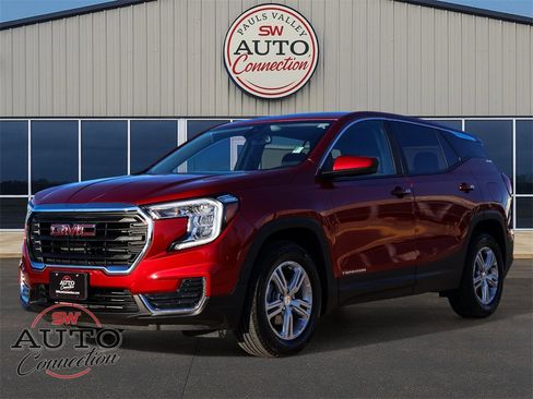 Used 2024 GMC Terrain SLE image 3