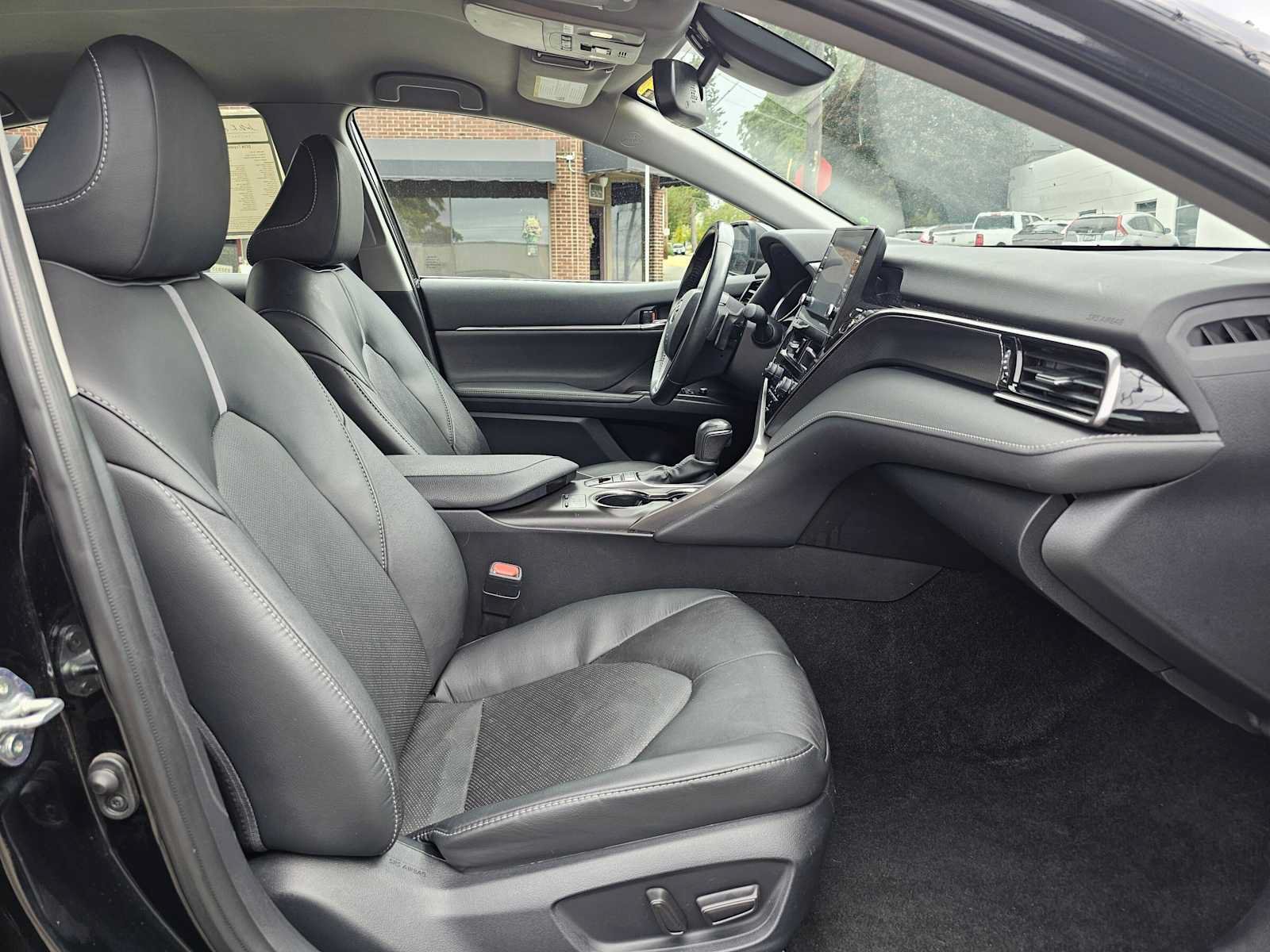 Used 2024 Toyota Camry XSE FWD image 11
