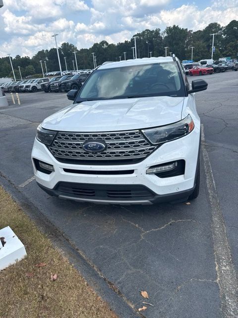 Used 2021 Ford Explorer Limited w/ Equipment Group 301A RWD image 2