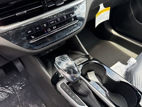 New 2025 Buick Envista Avenir image 16