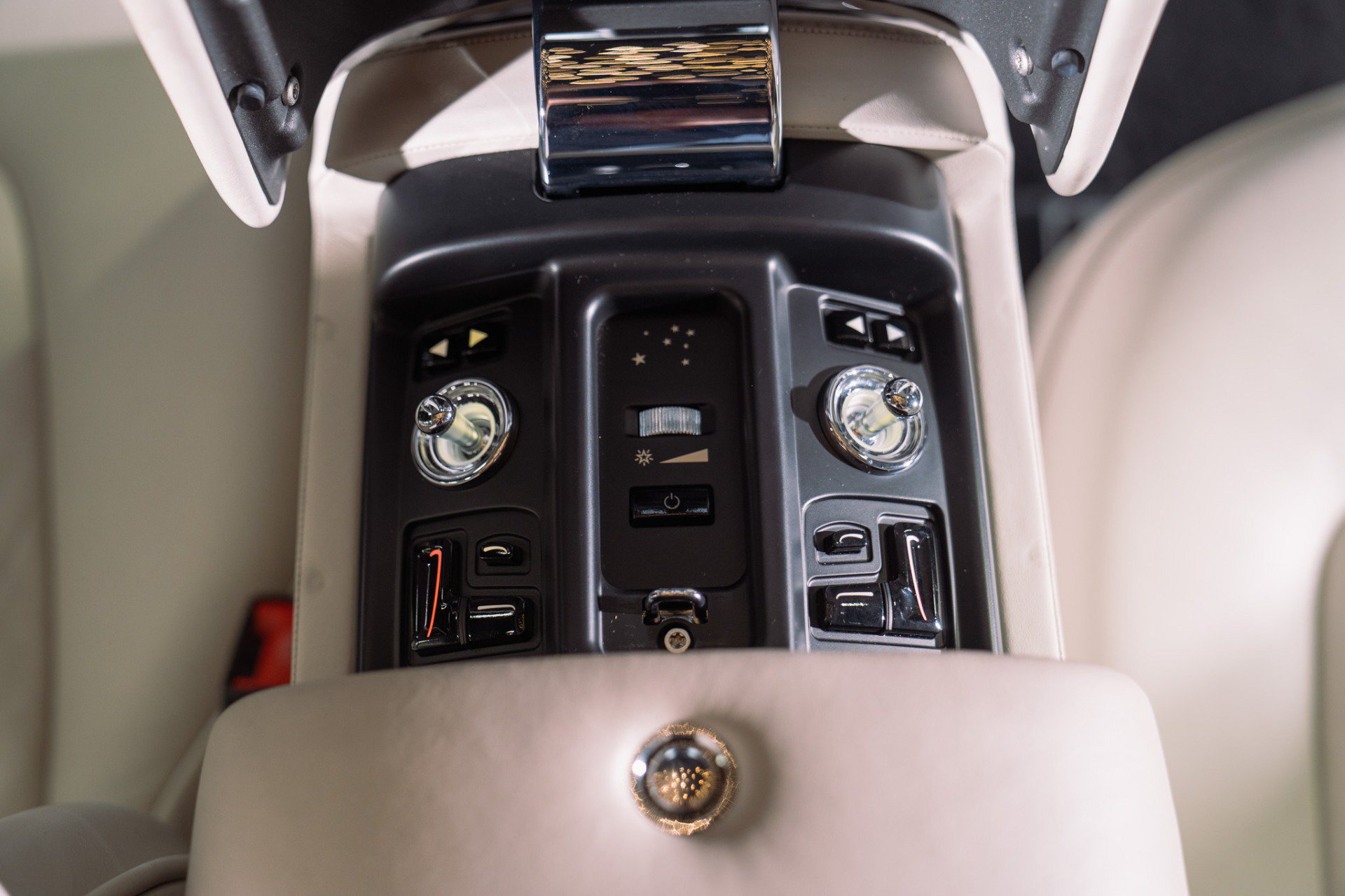 Used 2009 Rolls-Royce Phantom Coupe RWD image 37