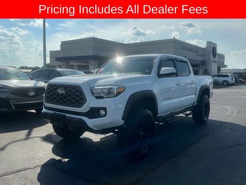 Used 2020 Toyota Tacoma TRD Off-Road AWD/4WD image 1