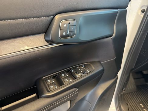 Used 2024 Ford Ranger Lariat w/ FX4 Off-Road Package image 12