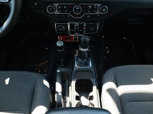 Used 2025 Jeep Wrangler Unlimited Sport S 4xe AWD/4WD image 30