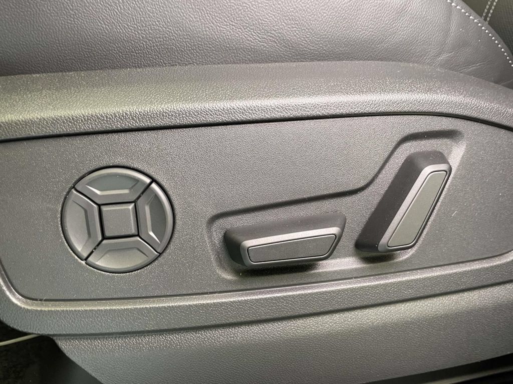 New 2026 Audi Q5 Premium Plus AWD/4WD image 17