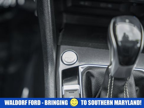 Used 2022 Volkswagen Tiguan SE image 30