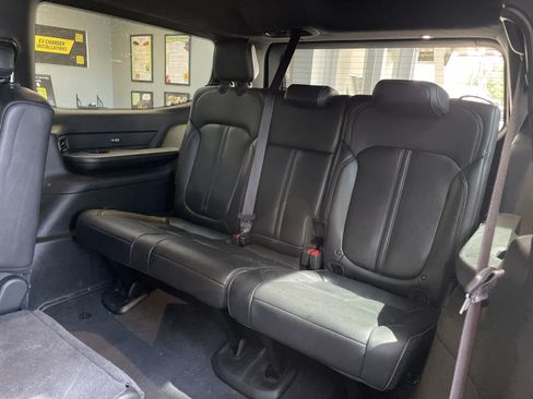 Used 2023 Jeep Wagoneer 4WD w/ Convenience Group I image 20