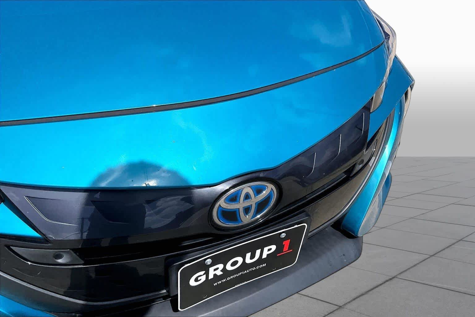 Used 2017 Toyota Prius Prime Advanced w/ Preferred Accessory Package FWD image 29