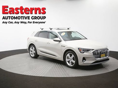 Used 2019 Audi e-tron Prestige w/ Prestige Package AWD/4WD image 48