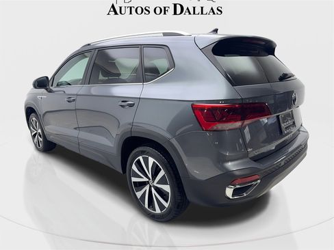 Used 2024 Volkswagen Taos SE image 9