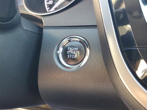 Used 2022 Toyota Camry SE image 32