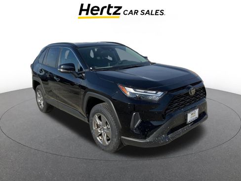 Used 2025 Toyota RAV4 XLE image 1