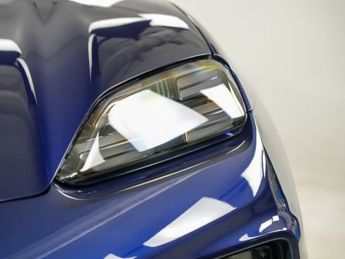 New 2026 Porsche Macan 4 Electric image 7