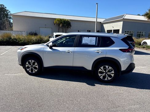 Used 2023 Nissan Rogue SV w/ SV Premium B Package image 31