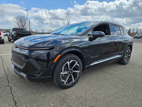 Used 2025 Chevrolet Equinox EV LT image 3