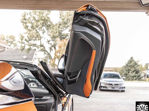 Used 2019 BMW i8 Roadster image 34