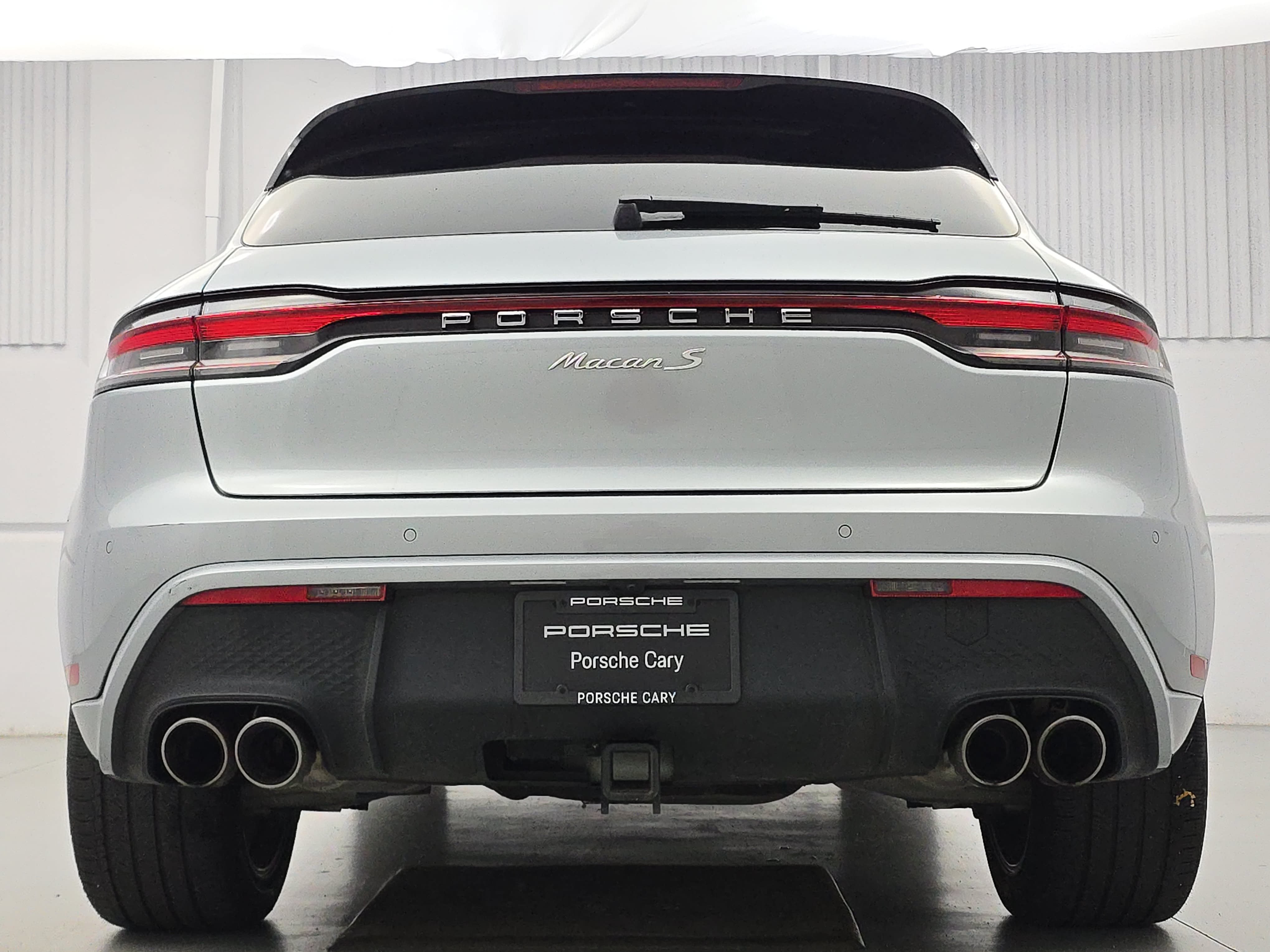 Certified 2024 Porsche Macan S AWD/4WD image 6