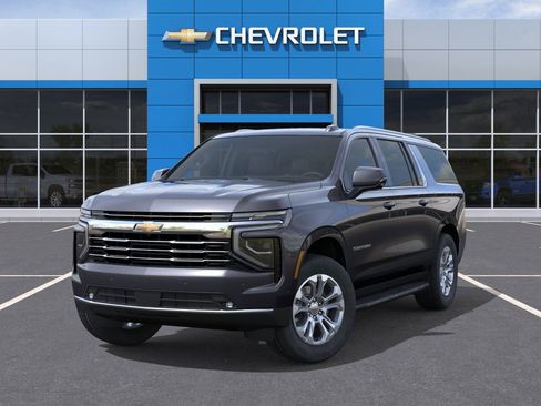 New 2026 Chevrolet Suburban LT image 6