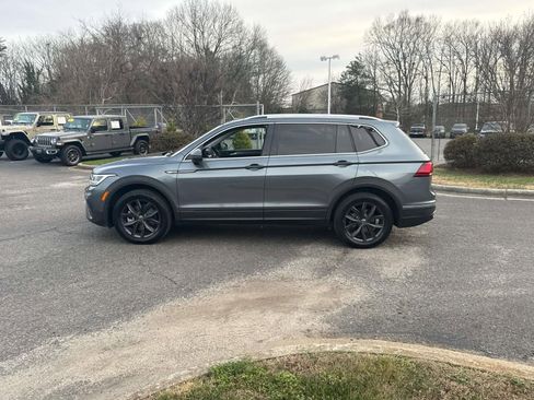 Used 2024 Volkswagen Tiguan SE image 5